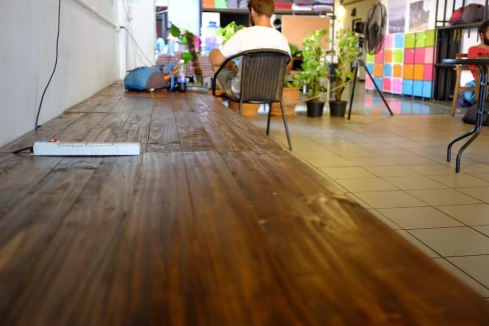 The Mixx Hostel Bangkok Exterior photo
