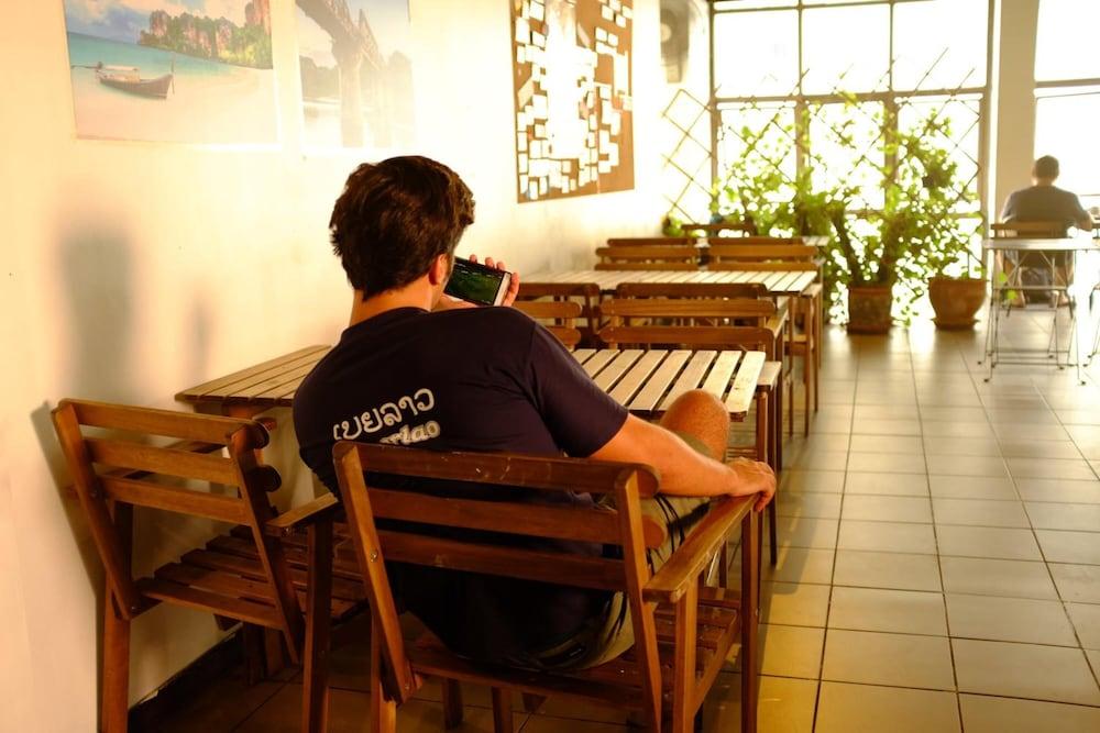 The Mixx Hostel Bangkok Exterior photo
