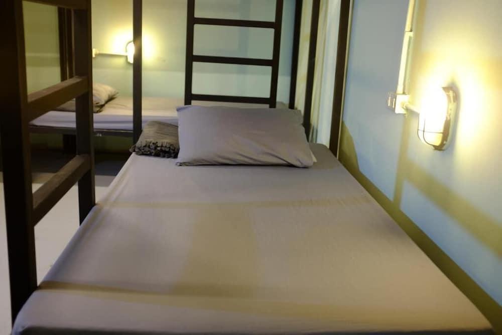 The Mixx Hostel Bangkok Exterior photo