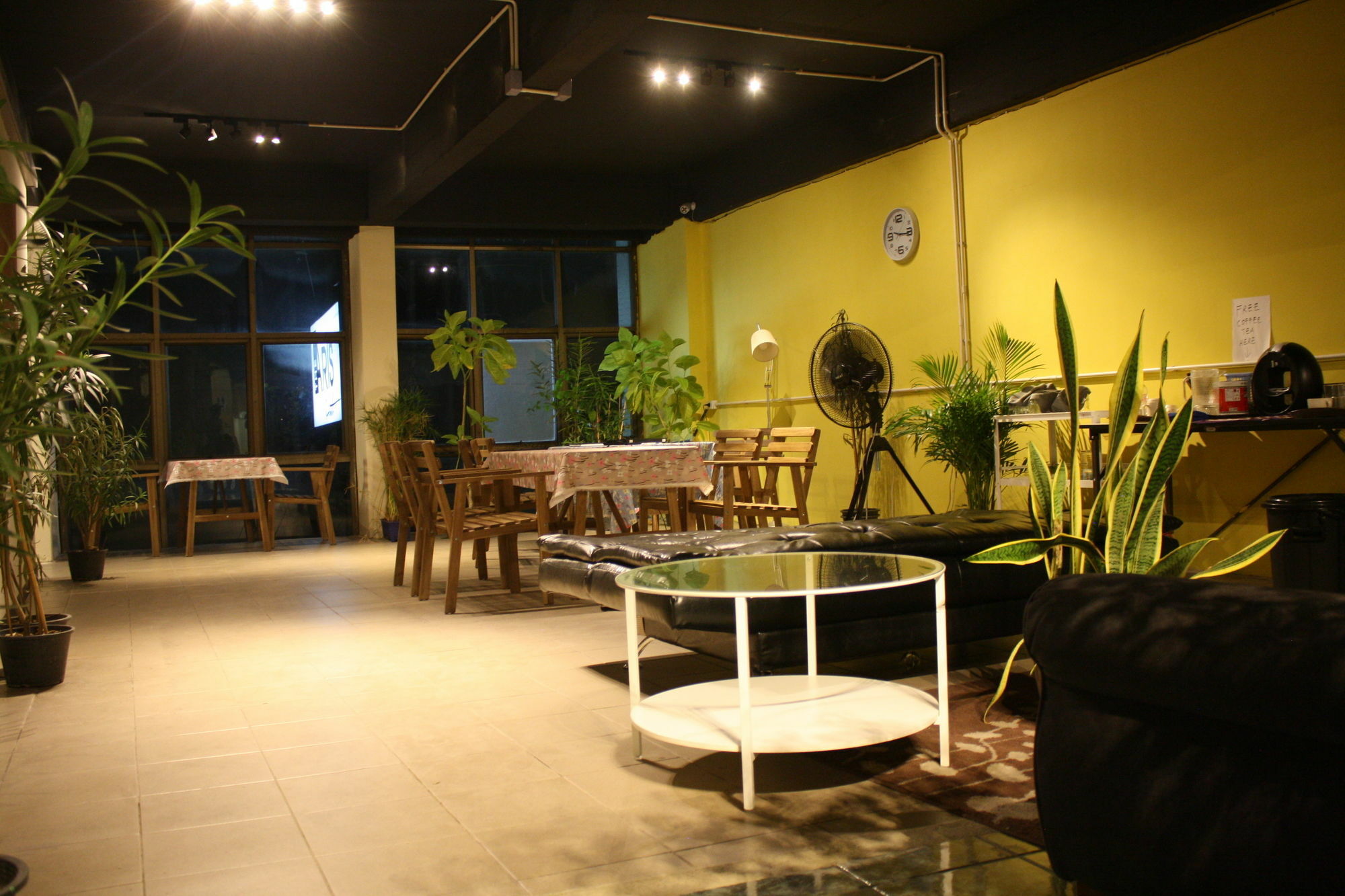 The Mixx Hostel Bangkok Exterior photo